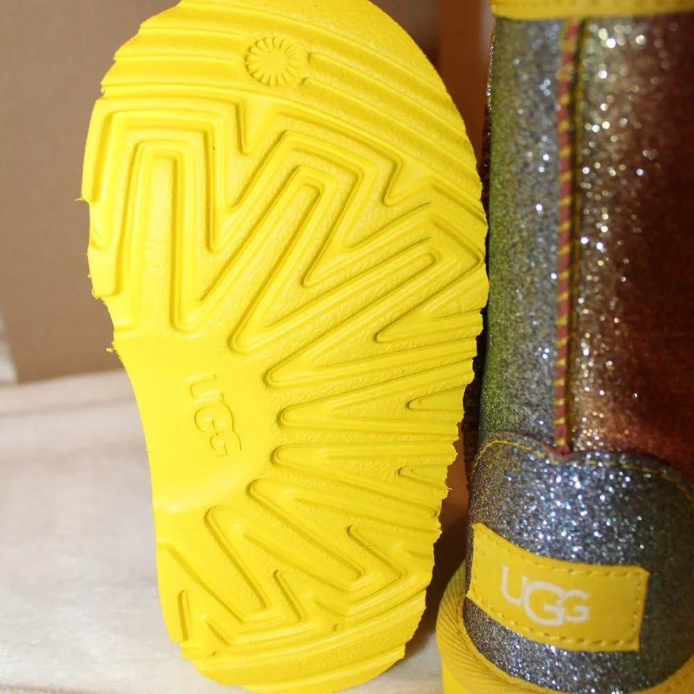 NIB UGG GIRL'S TODDLER CLASSIC SHORT RAINBOW SPARKLE‎ METALLIC WINTER BOOTS